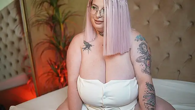 TiffanyTaboo online show from July 25, 2026, 8:04 pm