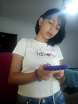 xoxo milk online show from December 20, 2025, 11:07 pm