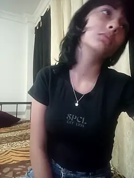 xoxo milk online show from October 23, 2025, 6:06 pm