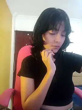 xoxo milk online show from October 30, 2025, 4:15 pm