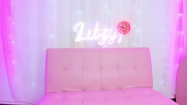 Snapshot of Pink1_ chatting on October 9, 2025, 6:41 pm Pink1 online show from October 9, 2025, 6:41 pm