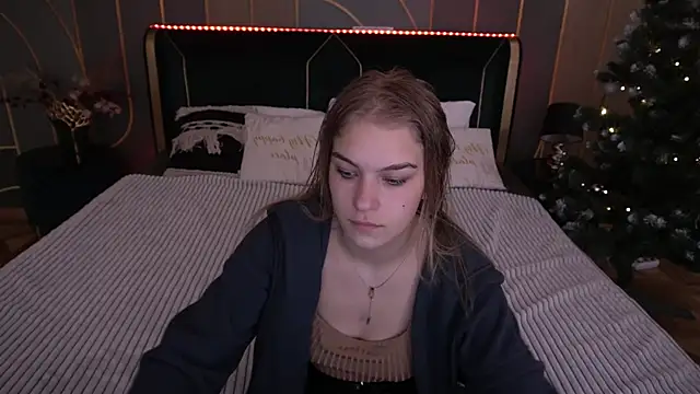 AlinaLiii online show from January 9, 2026, 6:42 am