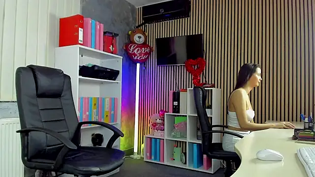 OfficeGirls online show from June 11, 2026, 12:32 am