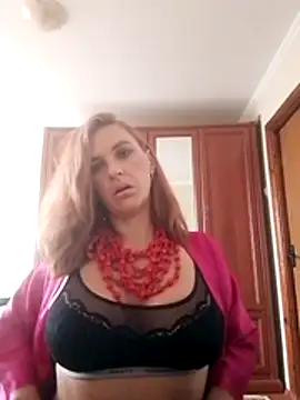 Snapshot of LaraDiva7799 chatting on October 22, 2025, 8:14 am LaraDiva7799 online show from October 22, 2025, 8:14 am