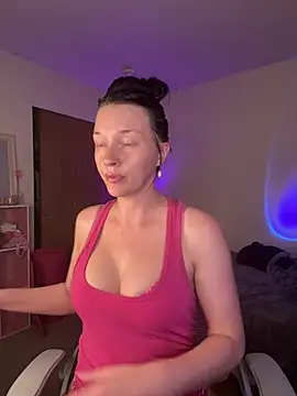 Snapshot of MaciiMayy chatting on July 25, 2026, 11:33 pm MaciiMayy online show from July 25, 2026, 11:33 pm