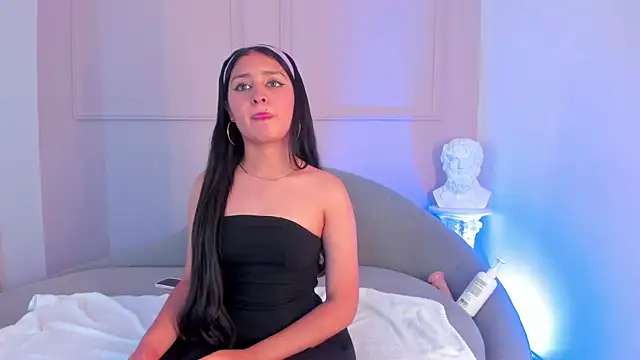 Snapshot of miia_blaze chatting on October 28, 2025, 6:18 pm miia blaze online show from October 28, 2025, 6:18 pm