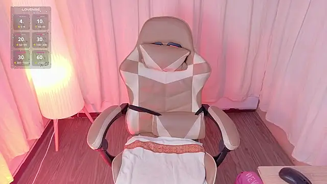 kehlannis  online show from November 12, 2025, 8:01 pm