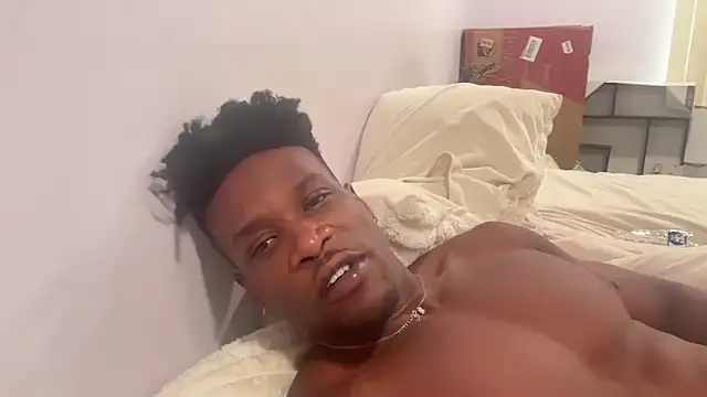 Snapshot of MrDaddyBlackNi9e chatting on November 5, 2025, 9:18 pm MrDaddyBlackNi9e online show from November 5, 2025, 9:18 pm