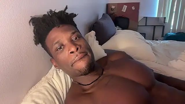 Snapshot of MrDaddyBlackNi9e chatting on October 9, 2025, 7:36 pm MrDaddyBlackNi9e online show from October 9, 2025, 7:36 pm