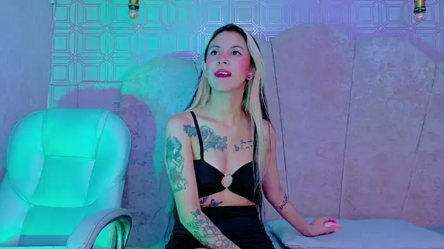 yliria010 online show from February 8, 2026, 5:05 am