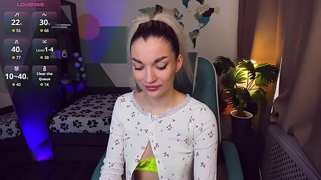 Alice Cutieee online show from October 6, 2025, 10:38 am