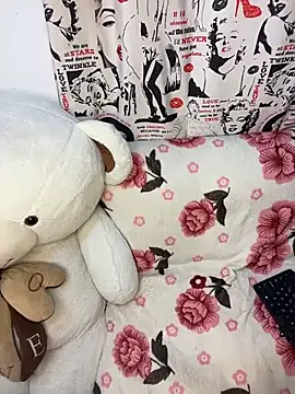 Snapshot of Linda_rouse chatting on October 26, 2025, 2:45 am Linda rouse online show from October 26, 2025, 2:45 am