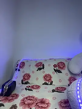 Snapshot of Linda_rouse chatting on November 16, 2025, 8:02 pm Linda rouse online show from November 16, 2025, 8:02 pm