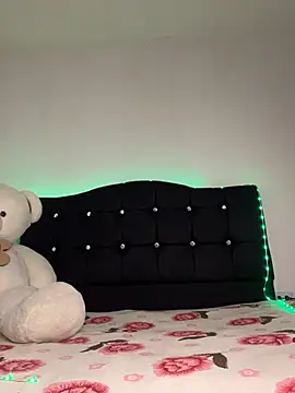 Snapshot of Linda_rouse chatting on December 14, 2025, 8:25 pm Linda rouse online show from December 14, 2025, 8:25 pm