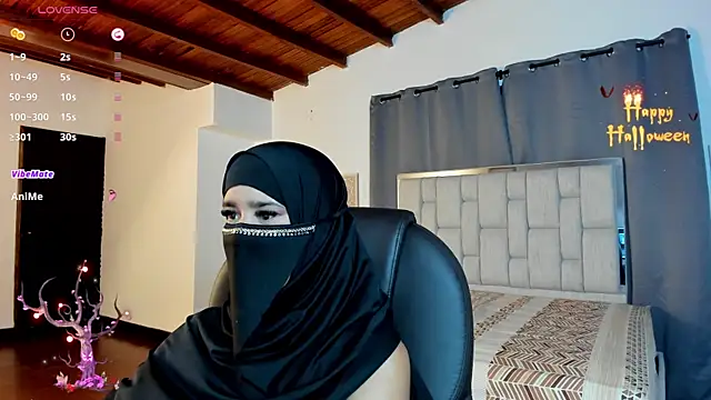 kalila latif online show from November 4, 2025, 2:26 am