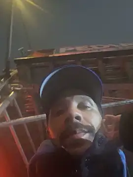 Snapshot of smuckle899 chatting on January 7, 2026, 12:26 am smuckle899 online show from January 7, 2026, 12:26 am