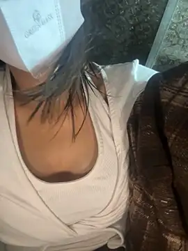 Snapshot of Hana-xinh chatting on October 21, 2025, 12:26 pm Hana-xinh online show from October 21, 2025, 12:26 pm