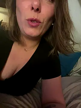 Reine du Vice84 online show from January 5, 2026, 11:52 pm