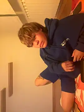 Snapshot of fezgrosso chatting on November 16, 2025, 12:48 am fezgrosso online show from November 16, 2025, 12:48 am