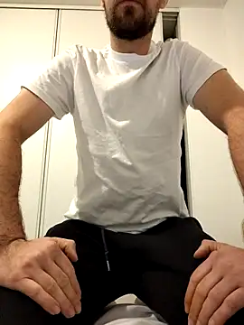 Snapshot of AD_Vu chatting on October 19, 2025, 9:45 am AD Vu online show from October 19, 2025, 9:45 am