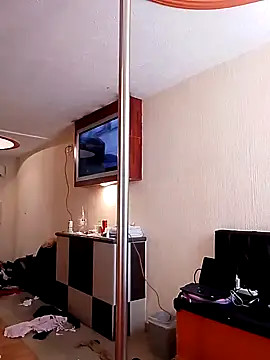 transreyna online show from March 18, 2025, 10:26 pm