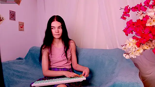  online show from October 11, 2025, 6:14 am