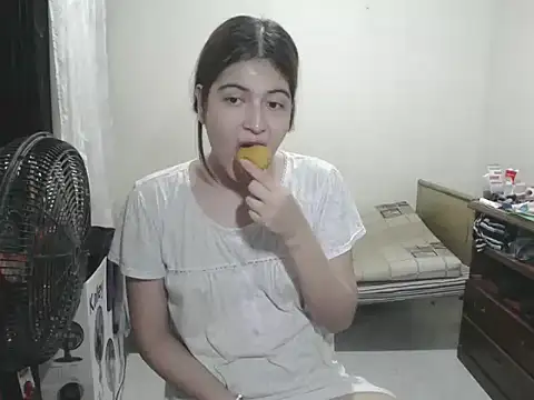 Snapshot of Mirage_Sertori chatting on November 12, 2025, 11:30 pm Mirage Sertori online show from November 12, 2025, 11:30 pm