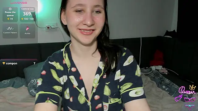 Snapshot of ChristinaFivePlus chatting on March 29, 2026, 3:35 pm ChristinaFivePlus online show from March 29, 2026, 3:35 pm