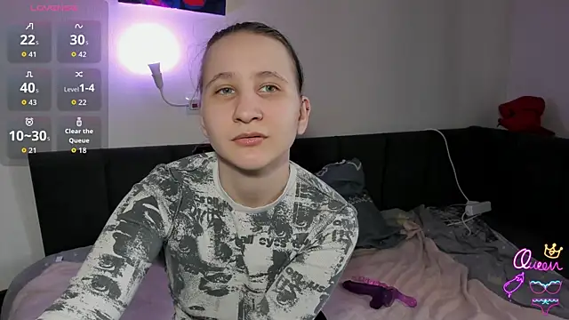 Snapshot of ChristinaFivePlus chatting on April 1, 2026, 11:55 am ChristinaFivePlus online show from April 1, 2026, 11:55 am