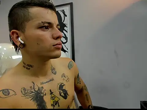 wildthor26 online show from October 20, 2025, 3:19 am