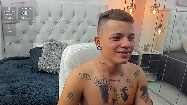 wildthor26 online show from February 5, 2026, 3:35 am