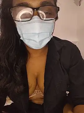 Snapshot of sexybolegirl chatting on June 17, 2026, 5:45 pm sexybolegirl online show from June 17, 2026, 5:45 pm