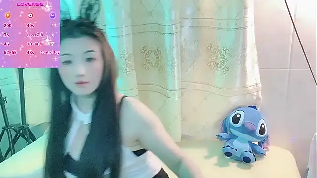 White-Lia online show from October 17, 2025, 11:56 am