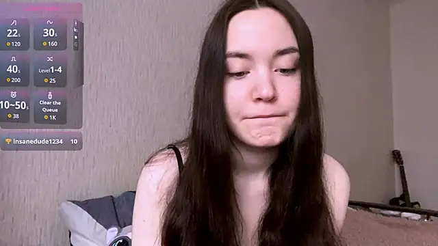 VividSienna online show from March 22, 2026, 3:43 am