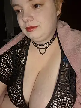 Snapshot of Katy2323 chatting on November 8, 2025, 8:01 pm Katy2323 online show from November 8, 2025, 8:01 pm