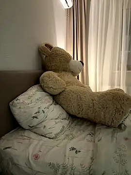 LinaViam online show from October 30, 2025, 2:36 pm