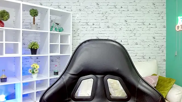 loaizalust online show from November 15, 2025, 5:39 pm