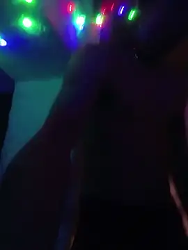 HungHangup online show from October 10, 2025, 2:29 pm