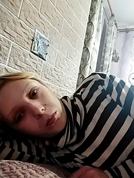 Snapshot of Ponka2011 chatting on October 13, 2025, 5:31 am Ponka2011 online show from October 13, 2025, 5:31 am