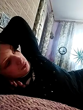 Snapshot of Ponka2011 chatting on October 21, 2025, 5:18 am Ponka2011 online show from October 21, 2025, 5:18 am