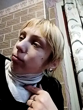 Snapshot of Ponka2011 chatting on November 24, 2025, 6:46 am Ponka2011 online show from November 24, 2025, 6:46 am