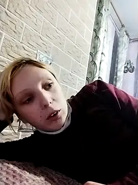 Snapshot of Ponka2011 chatting on October 14, 2025, 5:19 am Ponka2011 online show from October 14, 2025, 5:19 am