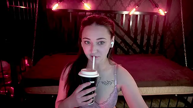 Snapshot of SashaDuvalle chatting on March 6, 2026, 8:15 pm SashaDuvalle online show from March 6, 2026, 8:15 pm