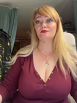 Snapshot of Sweet-blonde chatting on August 2, 2026, 9:23 pm Sweet-blonde online show from August 2, 2026, 9:23 pm