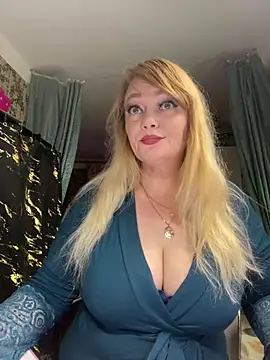 Snapshot of Sweet-blonde chatting on August 1, 2026, 10:30 pm Sweet-blonde online show from August 1, 2026, 10:30 pm