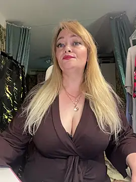 Snapshot of Sweet-blonde chatting on July 14, 2026, 11:00 pm Sweet-blonde online show from July 14, 2026, 11:00 pm