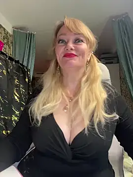 Snapshot of Sweet-blonde chatting on June 25, 2026, 9:53 pm Sweet-blonde online show from June 25, 2026, 9:53 pm