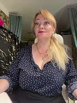 Snapshot of Sweet-blonde chatting on July 15, 2026, 9:00 pm Sweet-blonde online show from July 15, 2026, 9:00 pm