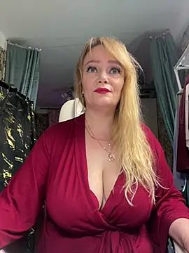 Snapshot of Sweet-blonde chatting on June 22, 2026, 11:24 pm Sweet-blonde online show from June 22, 2026, 11:24 pm