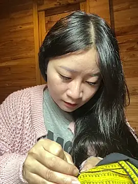 violet-00 online show from November 25, 2025, 1:50 am